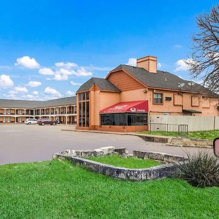 Econo Lodge Near The Domain - The Arboretum Austin Bagian luar foto