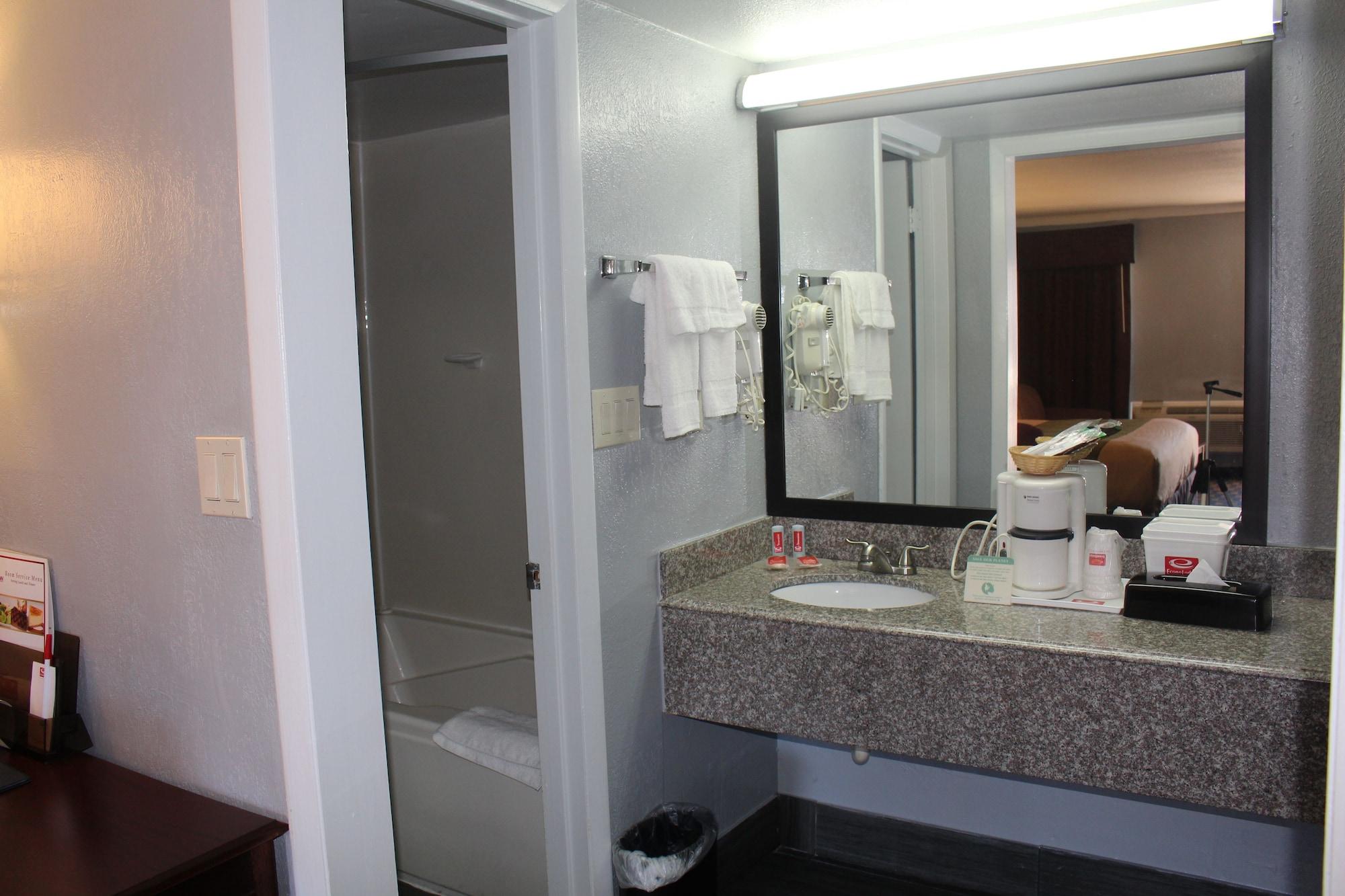 Econo Lodge Near The Domain - The Arboretum Austin Bagian luar foto