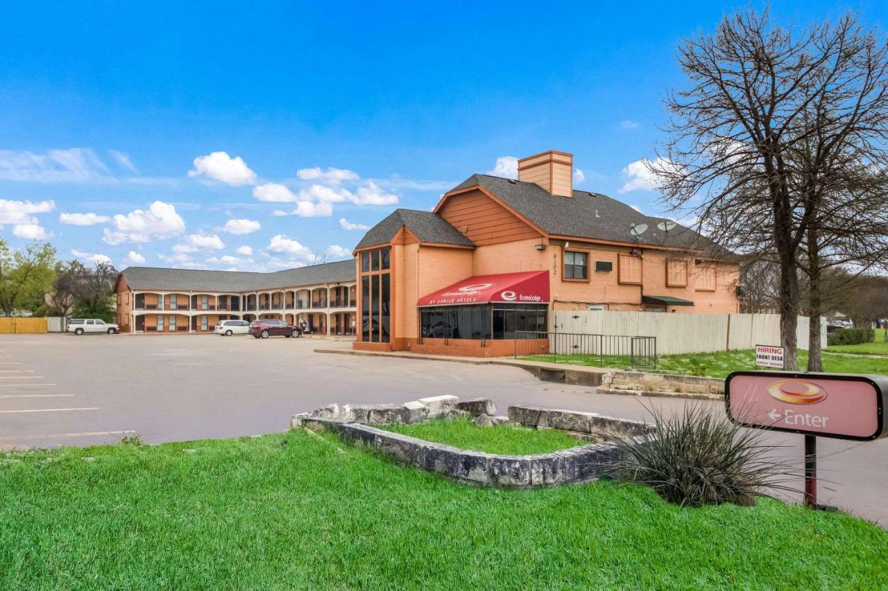 Econo Lodge Near The Domain - The Arboretum Austin Bagian luar foto