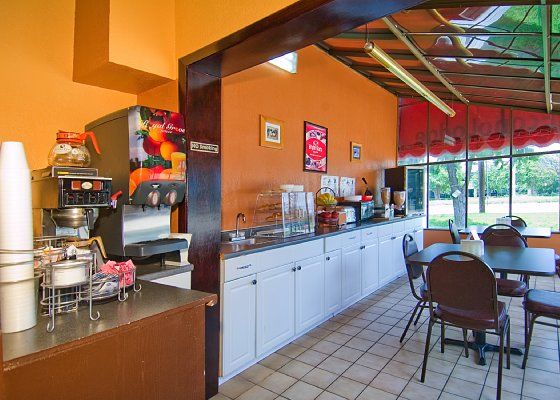Econo Lodge Near The Domain - The Arboretum Austin Bagian luar foto