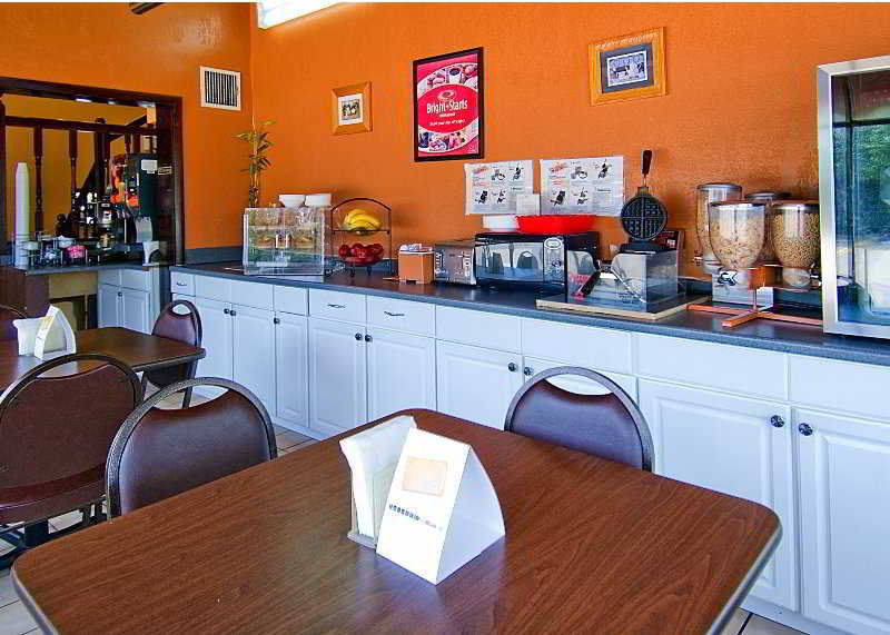Econo Lodge Near The Domain - The Arboretum Austin Bagian luar foto